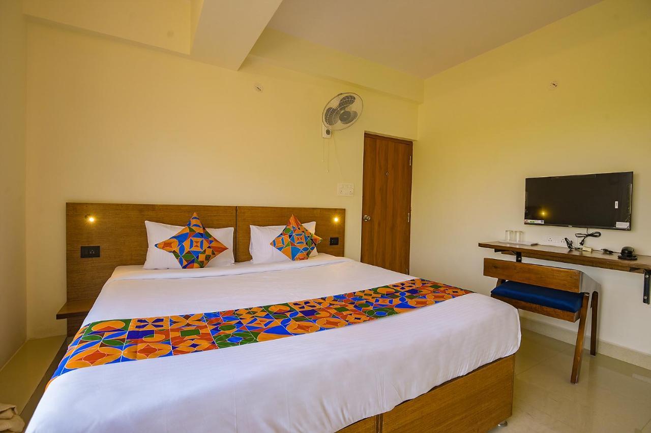 Fabhotel Gr Lake View - Btm Layout Bangalore Bagian luar foto