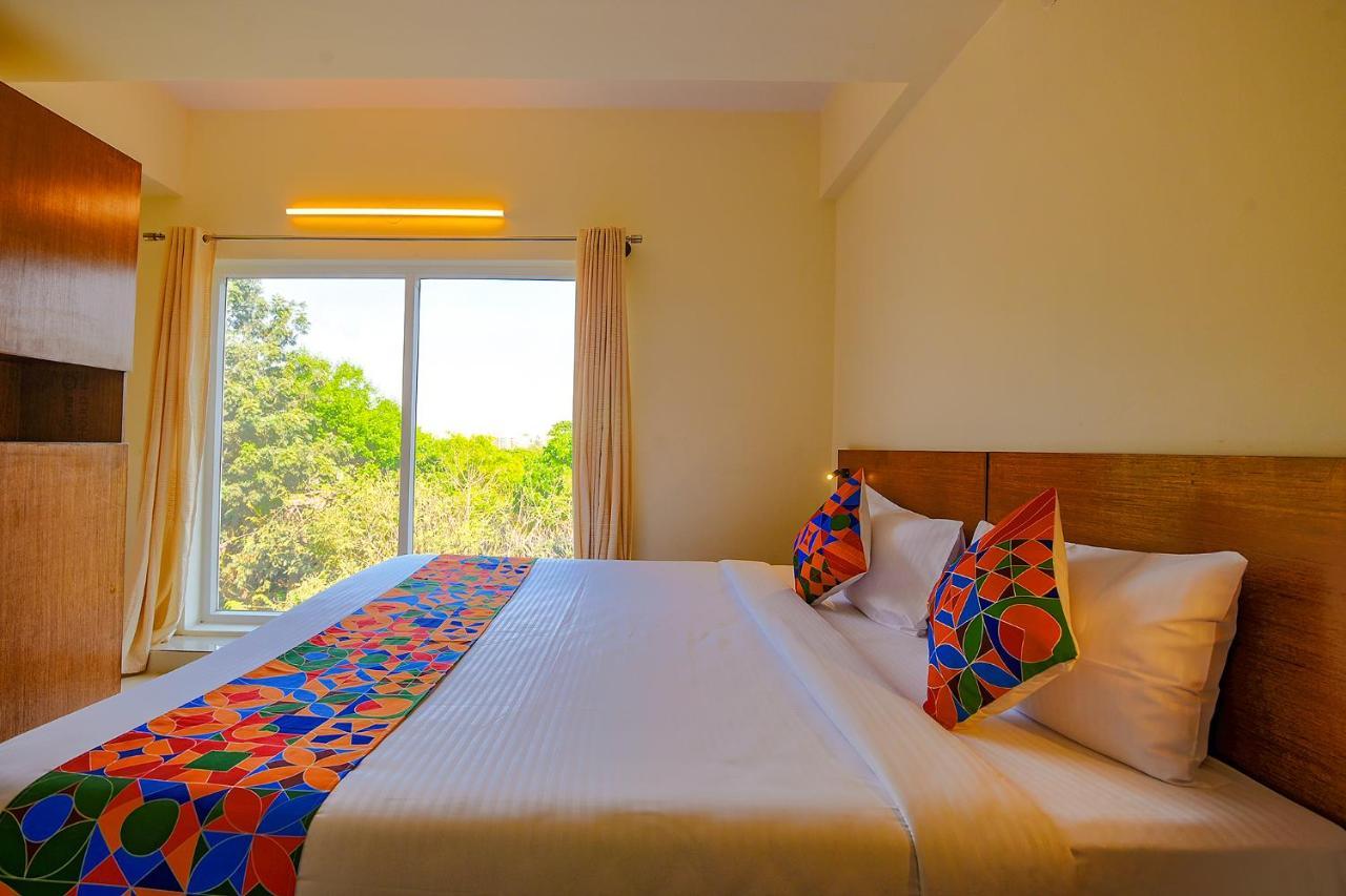 Fabhotel Gr Lake View - Btm Layout Bangalore Bagian luar foto