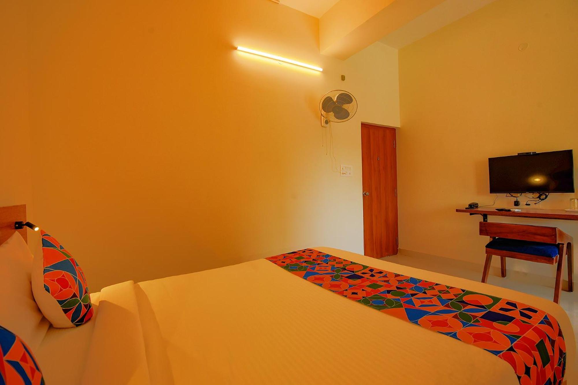 Fabhotel Gr Lake View - Btm Layout Bangalore Bagian luar foto
