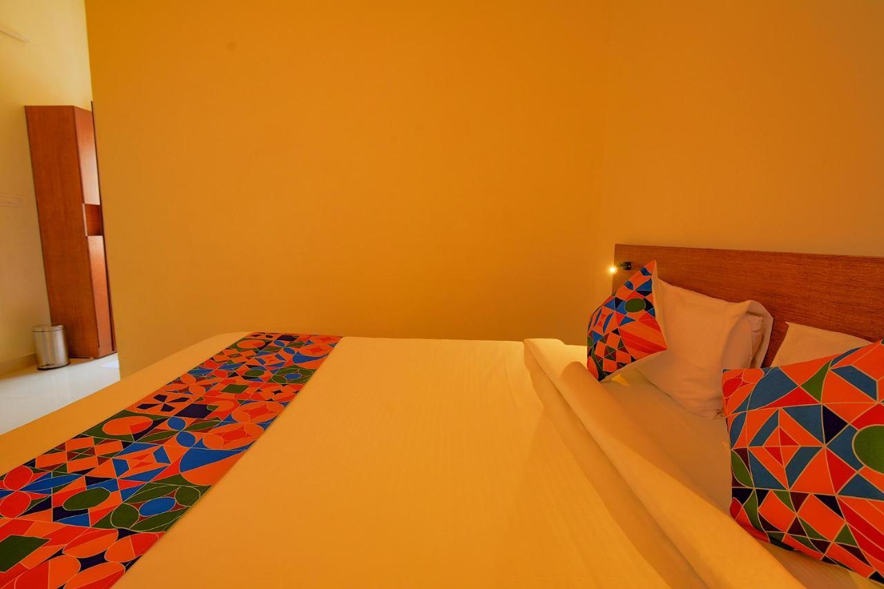 Fabhotel Gr Lake View - Btm Layout Bangalore Bagian luar foto